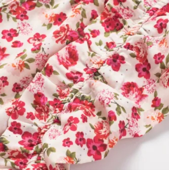 ♥️New Red floral print mock neck top - Picture 10 of 16